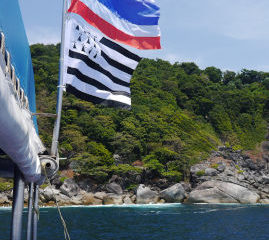 Scuba Libre Adventures_MV Thai Sea_Liveaboard-Boat_Burma_Thai and Breizh flag(H478)