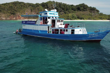 Thai Sea_Burma Tour_Boat zoom at mooringi